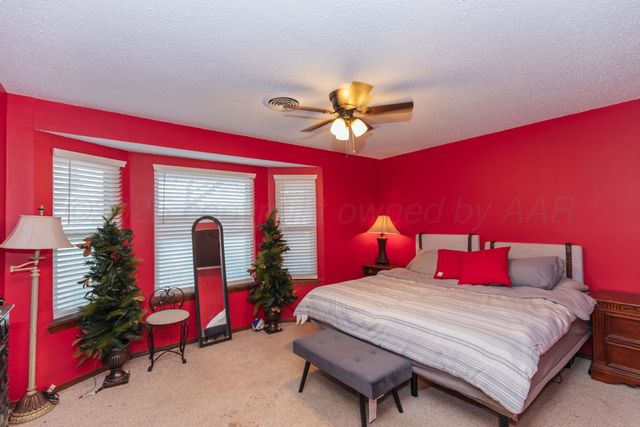 5807 CONTENTED Lane, Amarillo, TX 79109