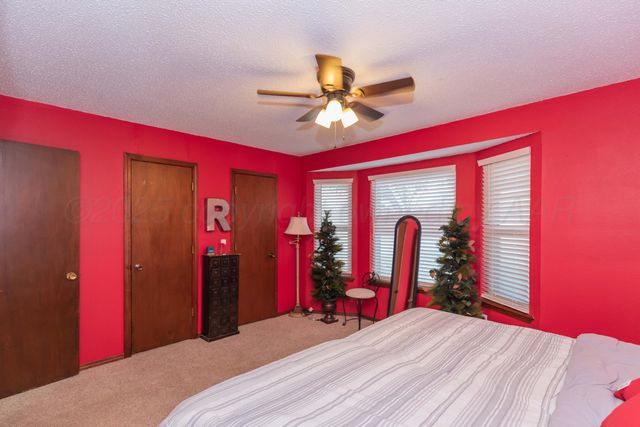 5807 CONTENTED Lane, Amarillo, TX 79109