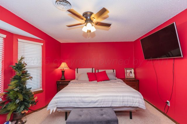 5807 CONTENTED Lane, Amarillo, TX 79109