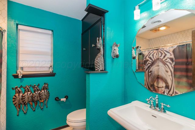 5807 CONTENTED Lane, Amarillo, TX 79109