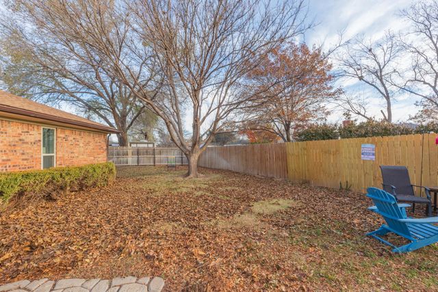 5807 CONTENTED Lane, Amarillo, TX 79109