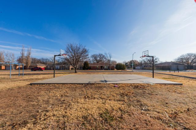 5807 CONTENTED Lane, Amarillo, TX 79109