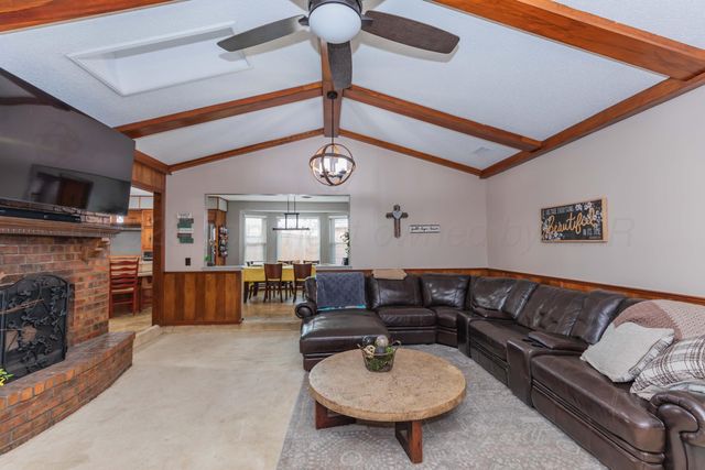 5807 CONTENTED Lane, Amarillo, TX 79109