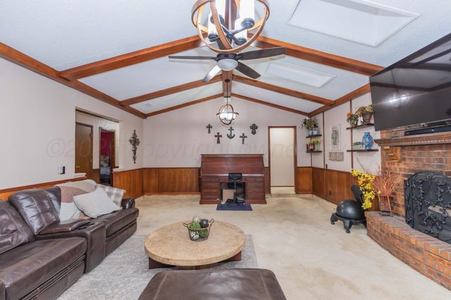 5807 CONTENTED Lane, Amarillo, TX 79109