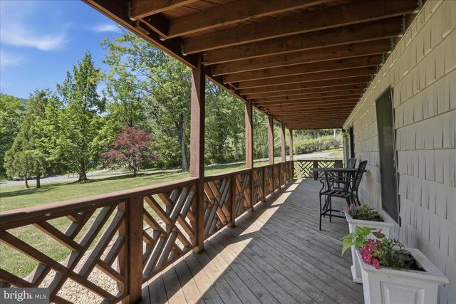 13010 BELLE MEADE LN, Markham, VA 22643