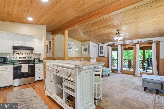 13010 BELLE MEADE LN, Markham, VA 22643