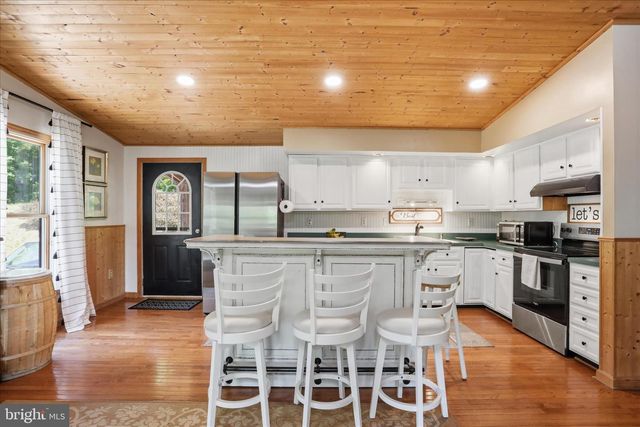 13010 BELLE MEADE LN, Markham, VA 22643