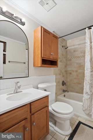 13010 BELLE MEADE LN, Markham, VA 22643