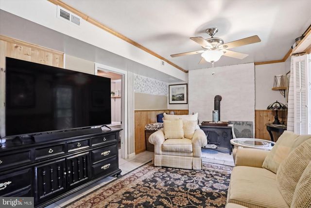 13010 BELLE MEADE LN, Markham, VA 22643