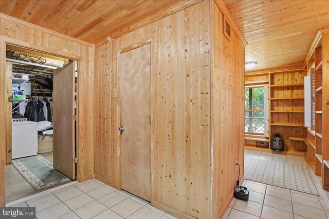 13010 BELLE MEADE LN, Markham, VA 22643