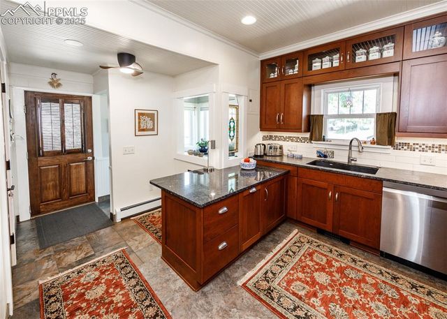 532 Custer Avenue, Colorado Springs, CO 80903