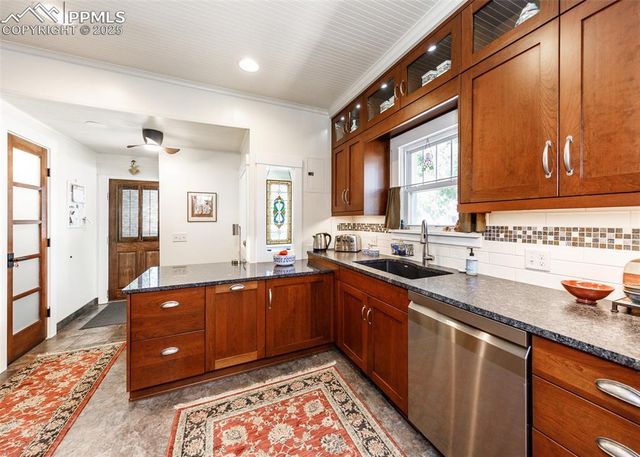 532 Custer Avenue, Colorado Springs, CO 80903