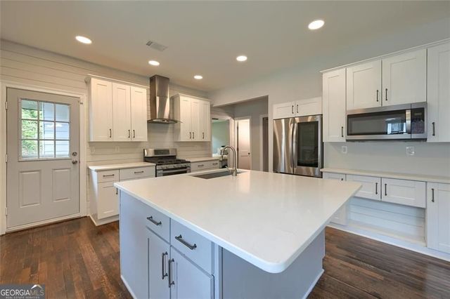 1968 Walker Avenue, College Park, GA 30337