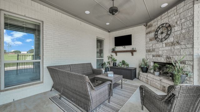 127 Trace Drive, Weatherford, TX 76087