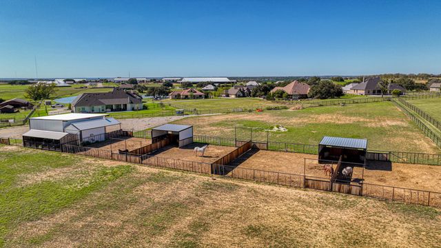 127 Trace Drive, Weatherford, TX 76087