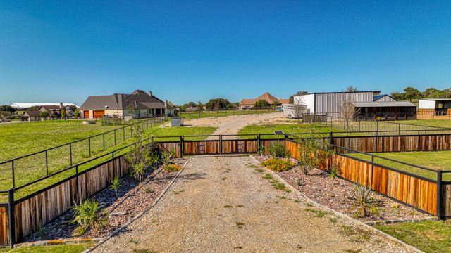 127 Trace Drive, Weatherford, TX 76087