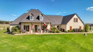 127 Trace Drive, Weatherford, TX 76087