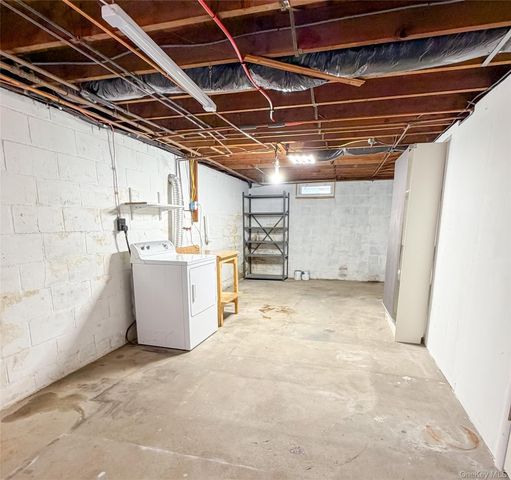 31 Maple Avenue, Kings Park, NY 11754