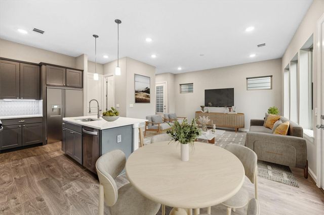 808 Glowing Dawn Drive, Houston, TX 77018