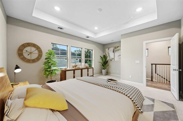 808 Glowing Dawn Drive, Houston, TX 77018