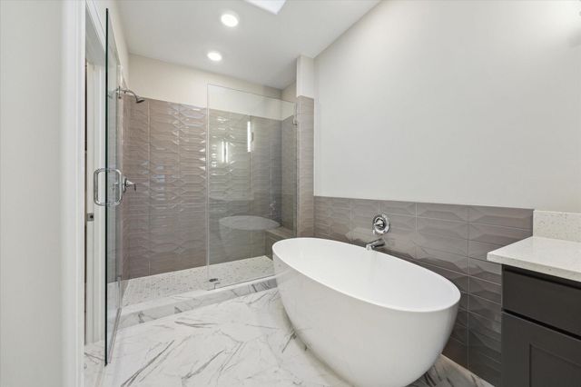 808 Glowing Dawn Drive, Houston, TX 77018