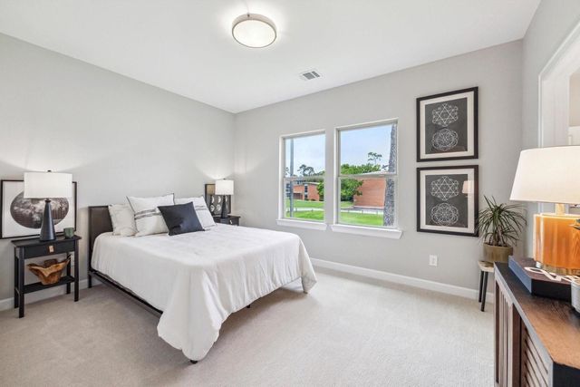 808 Glowing Dawn Drive, Houston, TX 77018