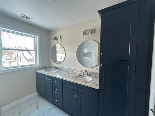 65 Cedarbrook, Pawtucket, RI 02861