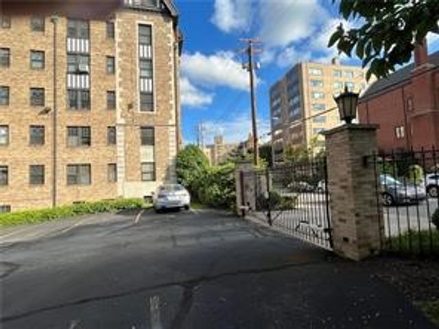 166 N DITHRIDGE STREET 2A, Oakland, PA 15213