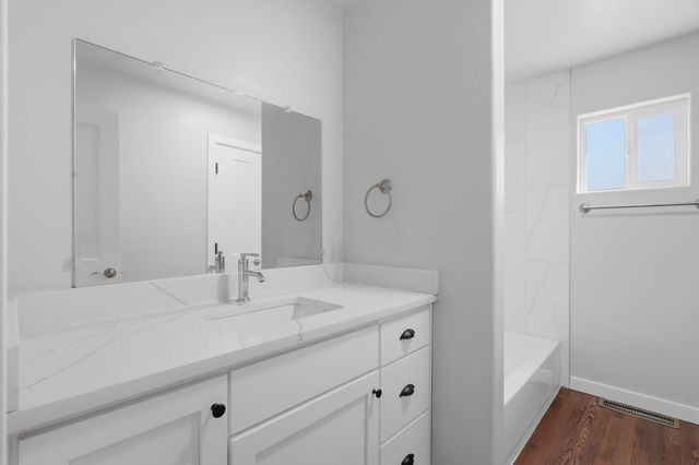 14 Calle Del Rio, Los Lunas, NM 87031