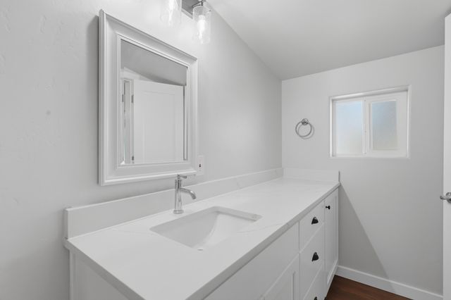 14 Calle Del Rio, Los Lunas, NM 87031