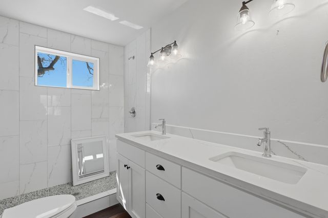 14 Calle Del Rio, Los Lunas, NM 87031