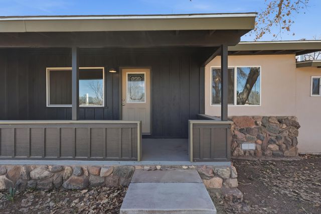 14 Calle Del Rio, Los Lunas, NM 87031
