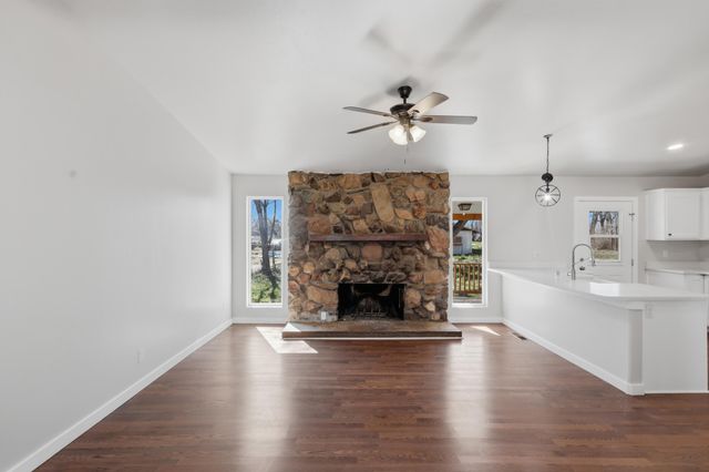 14 Calle Del Rio, Los Lunas, NM 87031