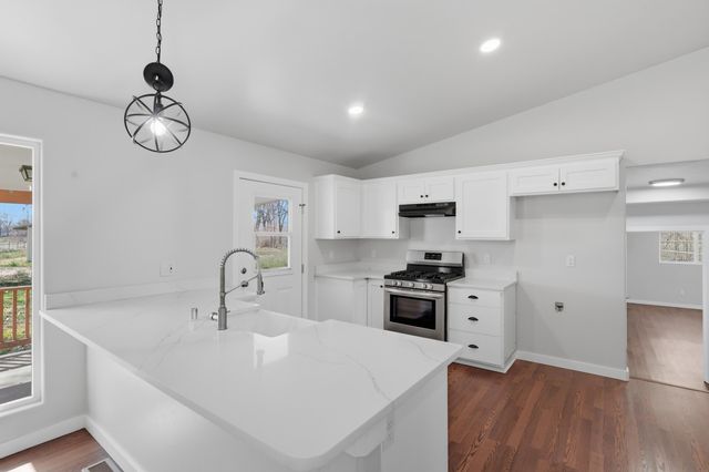 14 Calle Del Rio, Los Lunas, NM 87031