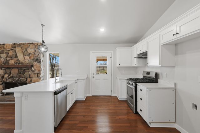 14 Calle Del Rio, Los Lunas, NM 87031