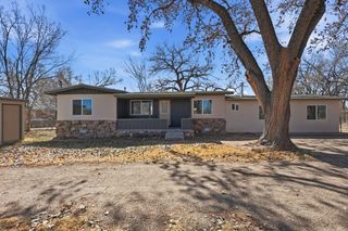 14 Calle Del Rio, Los Lunas, NM 87031