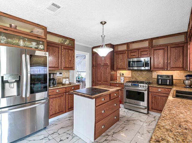 6822 Eagle Ridge Drive, Katy, TX 77449