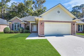 8 Oak Park Place, Savannah, GA 31405