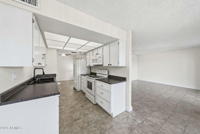 19446 N STAR RIDGE Drive, Sun City West, AZ 85375