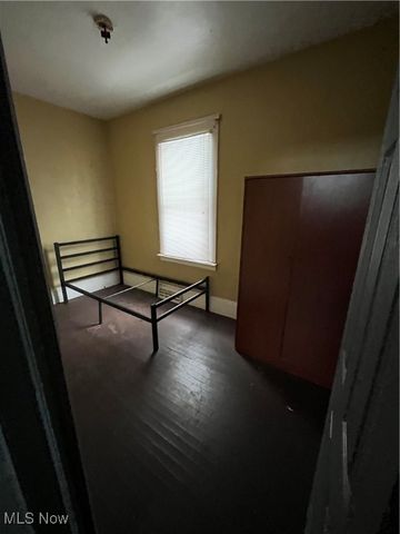 6700 Hosmer Avenue, Cleveland, OH 44105