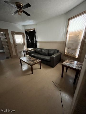 6700 Hosmer Avenue, Cleveland, OH 44105