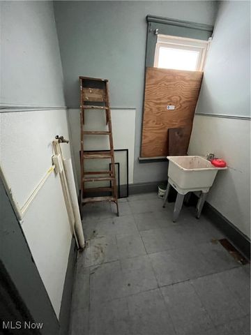 6700 Hosmer Avenue, Cleveland, OH 44105