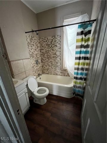 6700 Hosmer Avenue, Cleveland, OH 44105