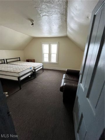 6700 Hosmer Avenue, Cleveland, OH 44105