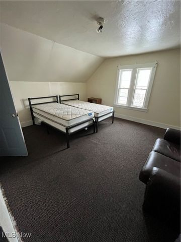 6700 Hosmer Avenue, Cleveland, OH 44105