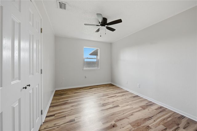 7439 Cessna Dr, Corpus Christi, TX 78412