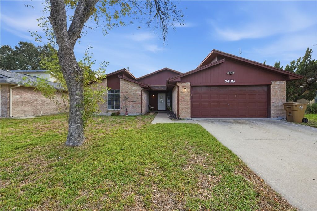7439 Cessna Dr, Corpus Christi, TX 78412