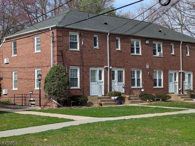 2 Parkway Village 2B, Cranford Twp., NJ 07016