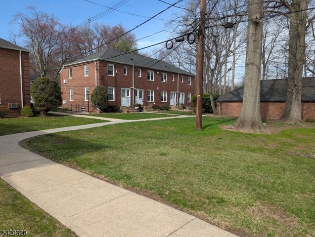 2 Parkway Village 2B, Cranford Twp., NJ 07016
