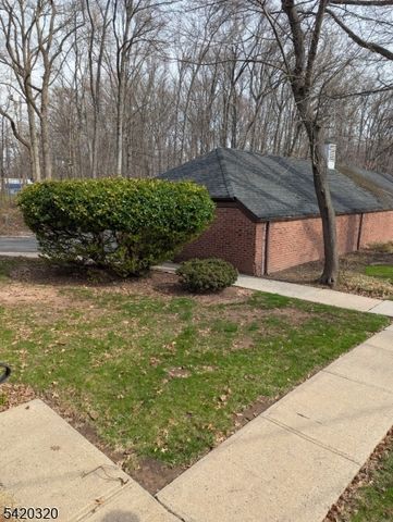 2 Parkway Village 2B, Cranford Twp., NJ 07016